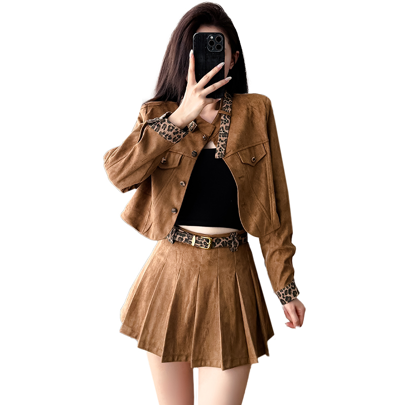 Suede Pleated Skirt Two-Piece Set with Leopard Print Splicing Autumn New - Image 5