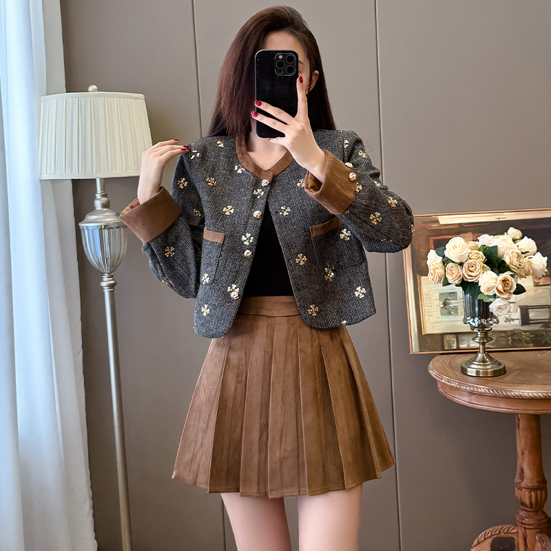 Women's Two-Piece Sequin Round Neck Tweed-Style Jacket and Pleated Skirt Set - Image 2