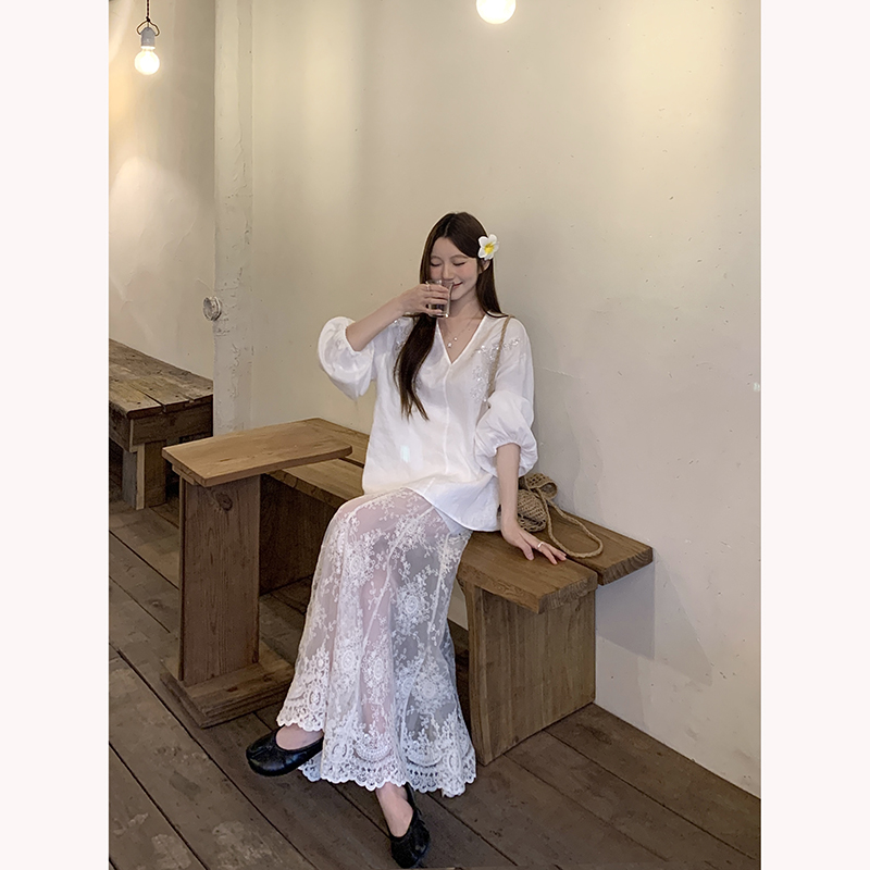 Sweet V-Neck Shirt and Lace Trim Skirt Two-Piece Set - Style 3b0ee4 - Image 5