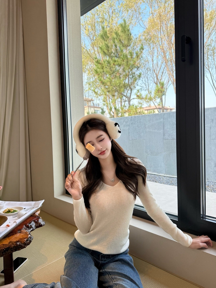 V-Neck Knit Base Layer Top for Women Slimming Long Sleeve Fall Winter Tight Inner Sweater